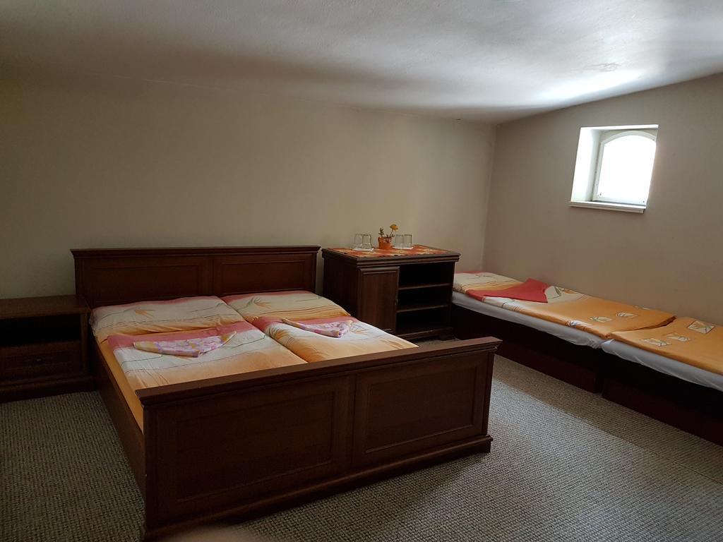 פארדוביצה Siesta Rodinny Resort מראה חיצוני תמונה