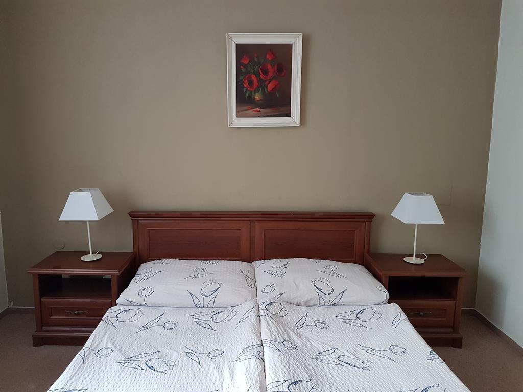 פארדוביצה Siesta Rodinny Resort מראה חיצוני תמונה
