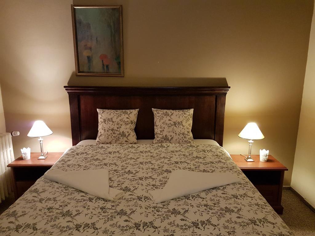 פארדוביצה Siesta Rodinny Resort מראה חיצוני תמונה