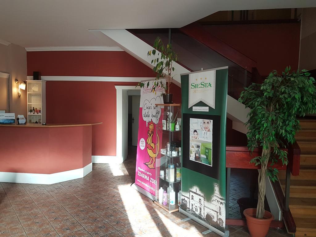 פארדוביצה Siesta Rodinny Resort מראה חיצוני תמונה