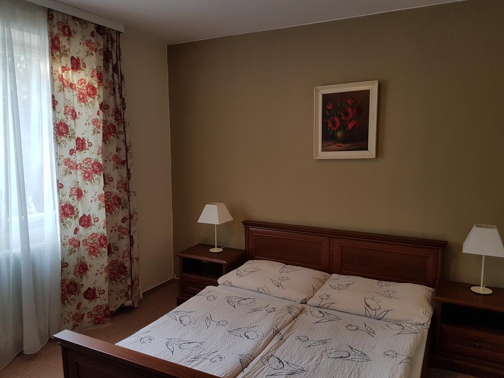 פארדוביצה Siesta Rodinny Resort מראה חיצוני תמונה